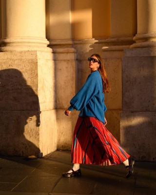 JULIA PLEATED-SKIRT RED STRIPES SOBOHEMIAN