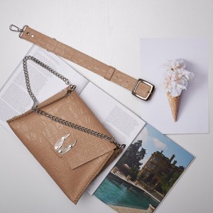 INDIVIDUAL ART LEATHER WINGS SHOULDER BAG MOCHA