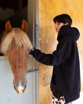 JANE HOODIE BLACK CHERRY MUSE